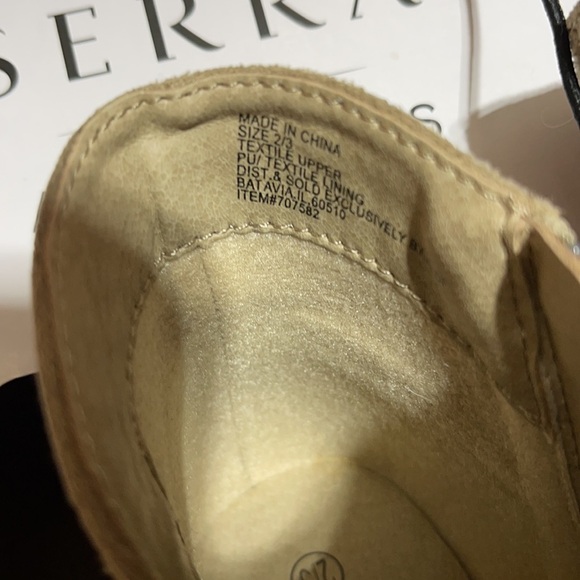 Serra Ankle Boots faux Suede Pull on Size 2/3 (Little Girl) - Picture 6 of 13